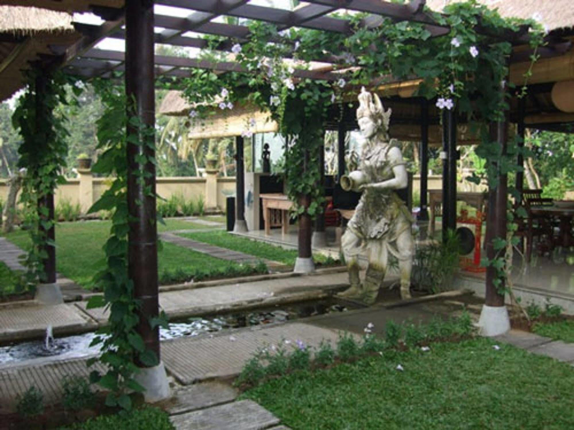 Puri Lotus Hotel Ubud Eksteriør billede